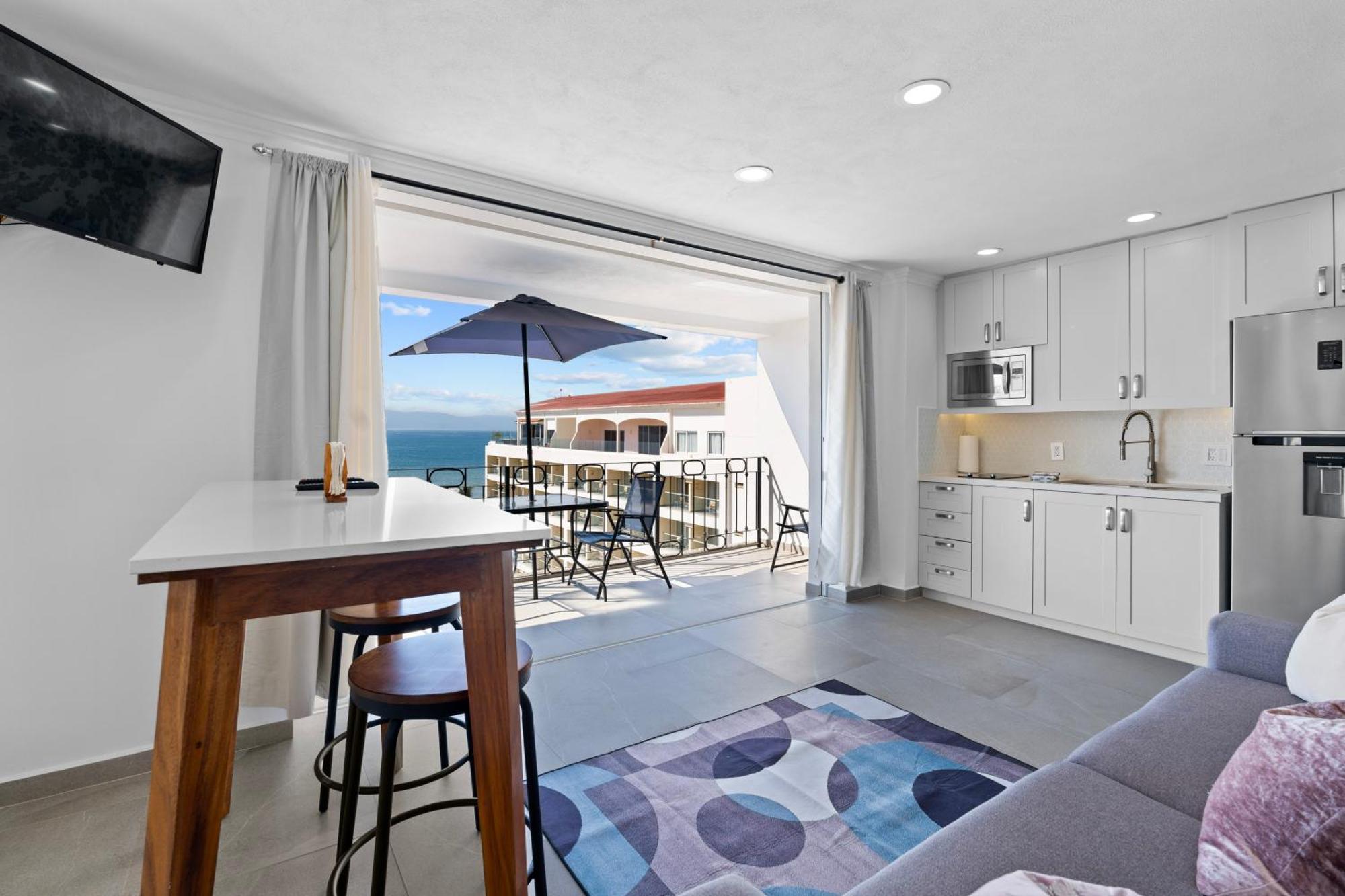 Luxury Condo Just Steps Away From The Beach! Puerto Vallarta Esterno foto